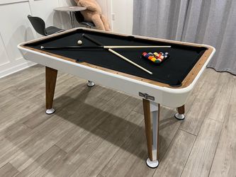 Pool table
