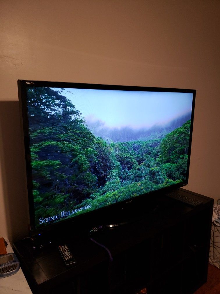 Sharp Aquos 60 Inch HD 1080p Tv (Lc60le452U)