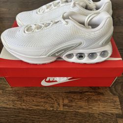 Nike Air Max DN Size 9.5
