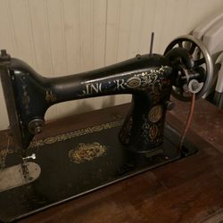 Functional Singer Treadle Sewing Machine w/Cabinet