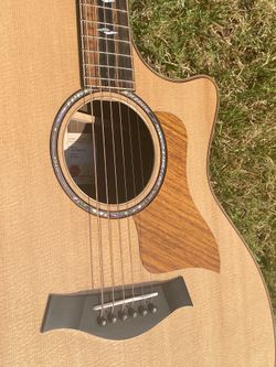 Taylor 814ce V-Class Grand Auditorium Acoustic-Electric Guitar - Natural