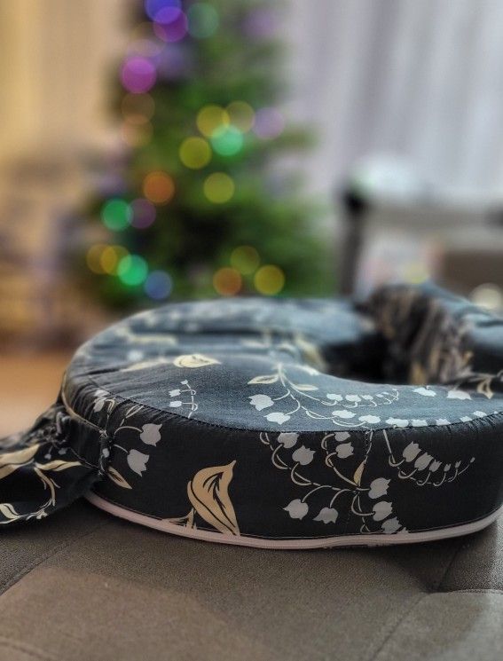 My Brest Friend Original Nursing Pillow in Bluebells for Sale in West