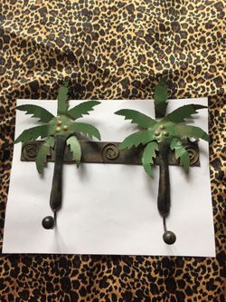Palm tree door hanger