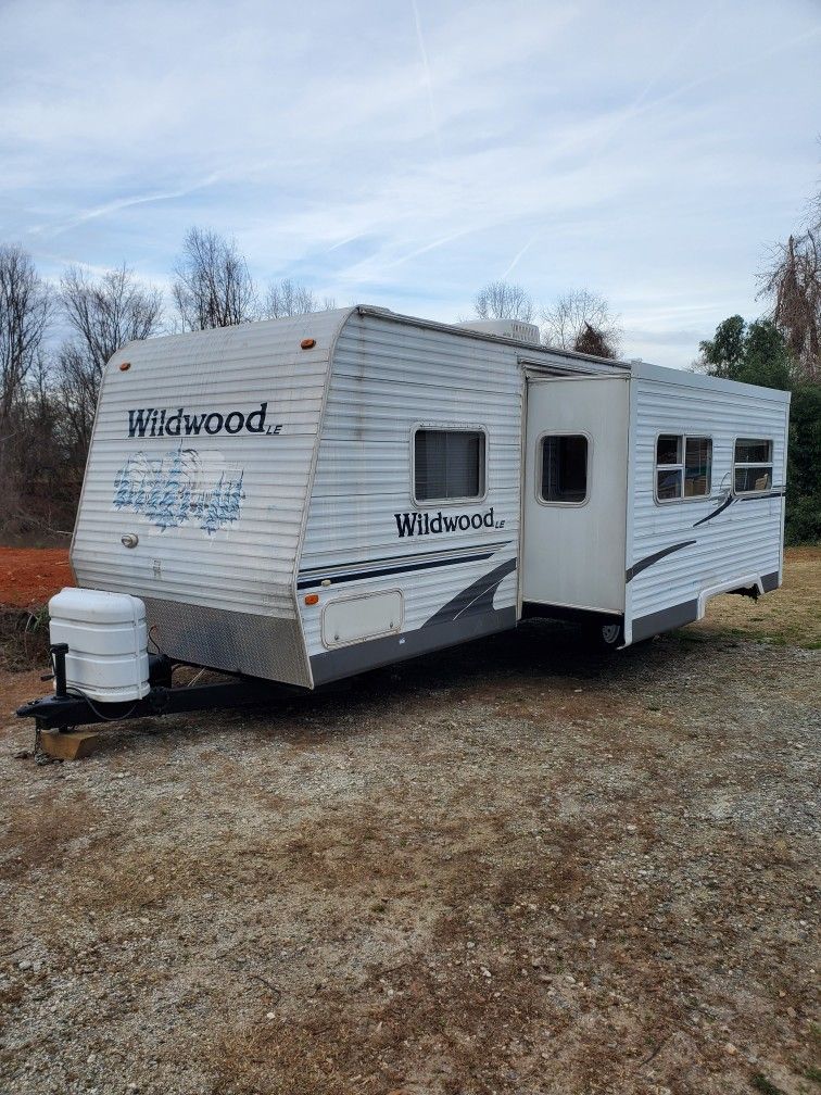 2005 Forest River Wildwood 29ft