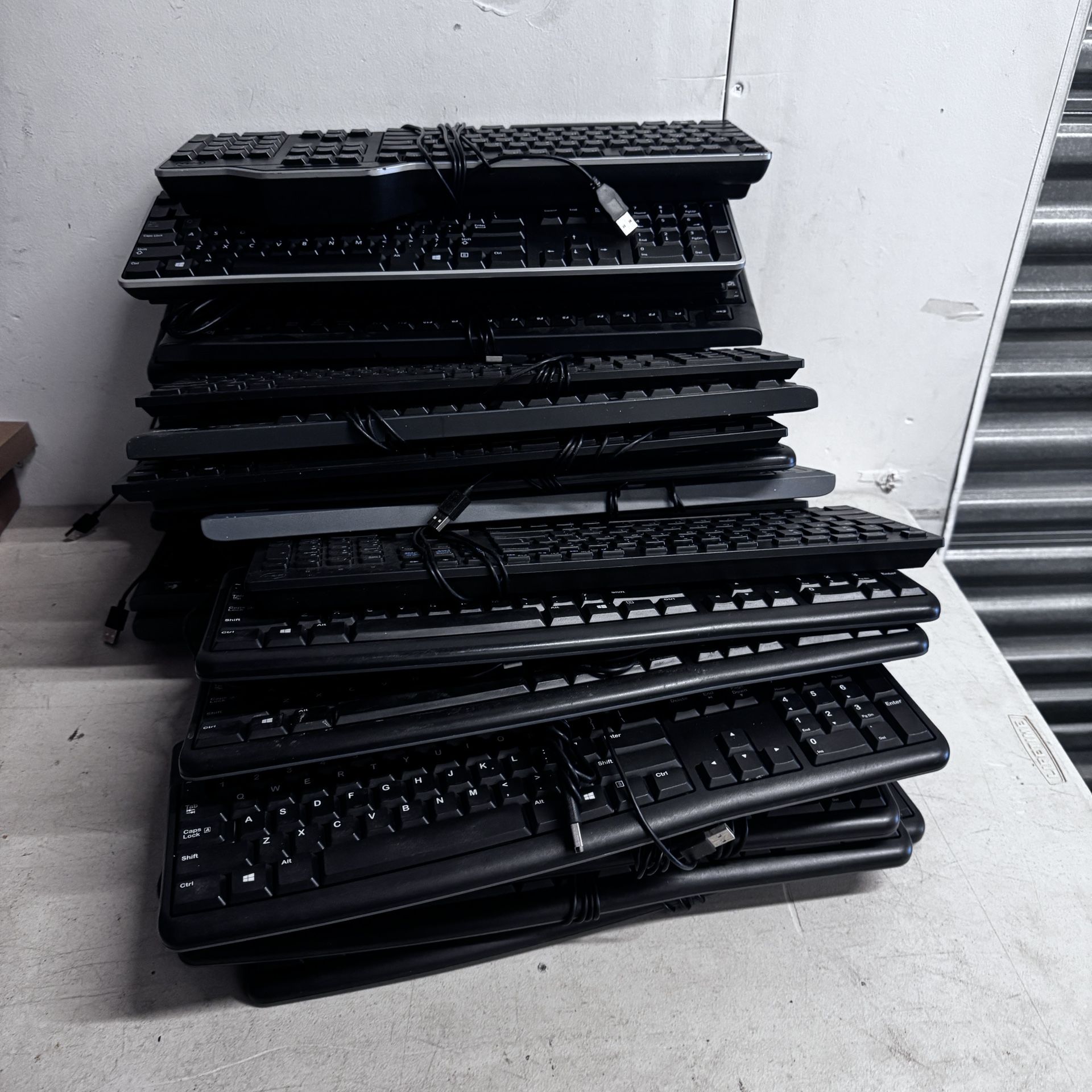 Roughly 30-40 Dell, Logitech And HP Keyboards