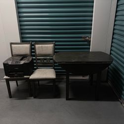 Small dining table with 2 chairs - FREE