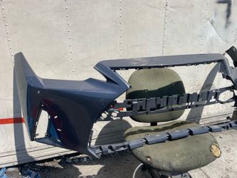 2021-2023 Lexus is front bumper