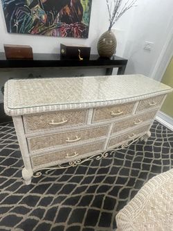 Shabby Chic- Vintage 3 Piece Pristine Bedroom Set