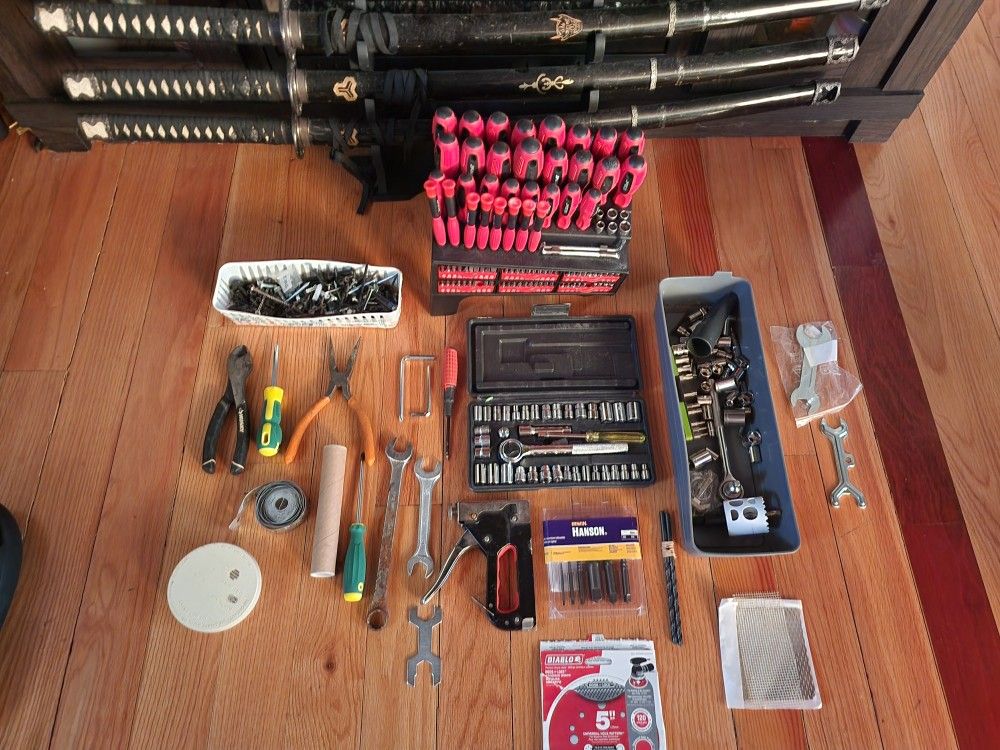 Tool Lot - Screwdrivers, Sockets, Wrenches & More