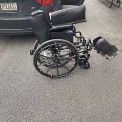 Wheelchair- Invacare Tracer SX5 Wheelchair W/ Elevating Footrests + Antippers + More 