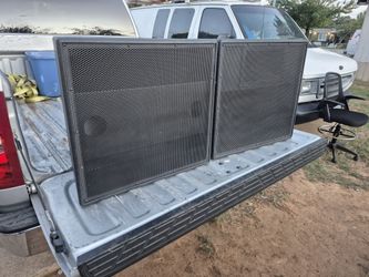 EAW.  speakers.   2 12s in one box and voice and Twitter and the other box.   excellent sound