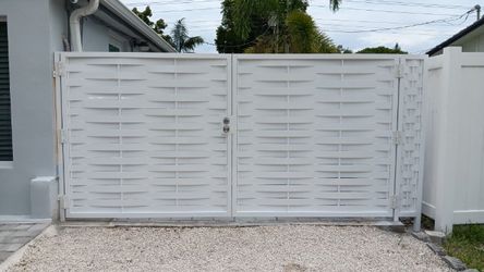 Portones De Aluminio (contact info removed)