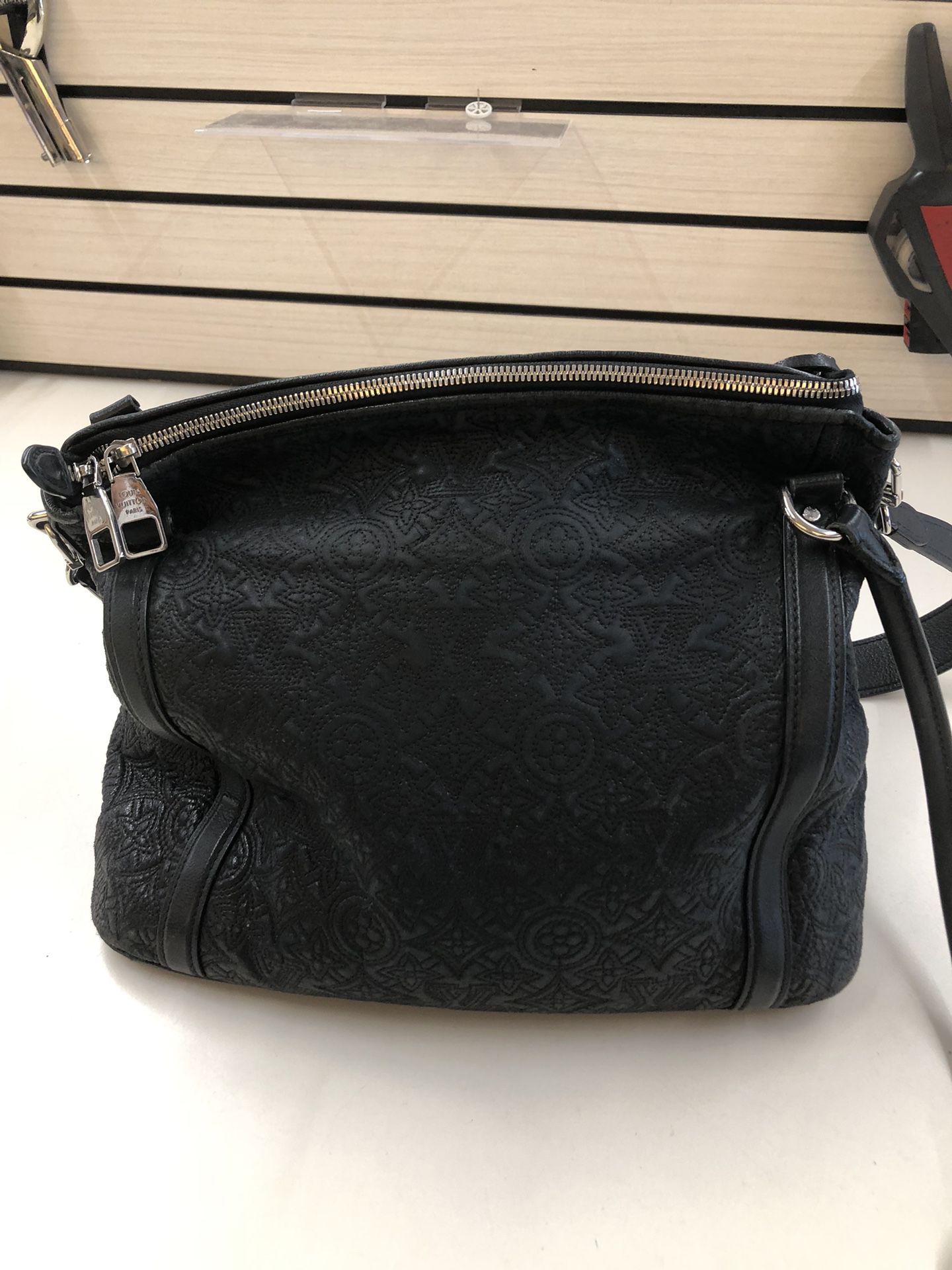 Louis Vuitton Monogram Antheia Ixia PM Bag for Sale in Fountain Valley, CA  - OfferUp