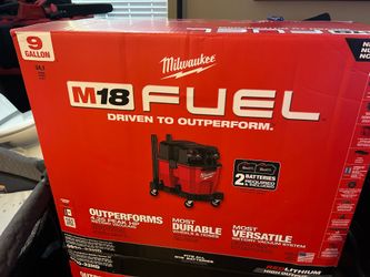 Milwaukee M18 Fuel 9 Gallon Dual Battery Wet/Dry Vacuum