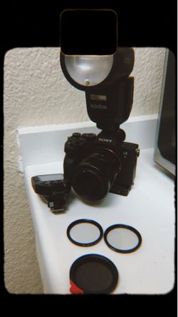 Sony A7R IV Bundle | Zeiss 55mm | Godox V1 Pro-S | 11K Shutter