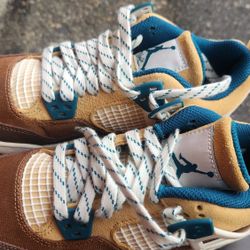 BOYS Zize 4.5Y  Air Jordan 4retro(Gs) Look New