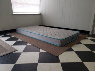 Extra Long Twin size mattress - can DELIVER almost anywhere for $20 extra - gently used and in LIKE NEW condition 😍