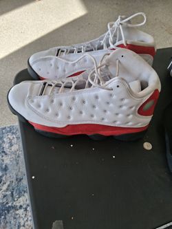 Air Jordan 13s size 10