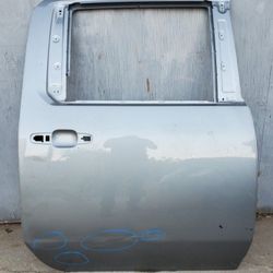 2019 - 2025 CHEVROLET SILVERADO RIGHT
REAR DOOR PASSENGER SIDE USE OEM. NC