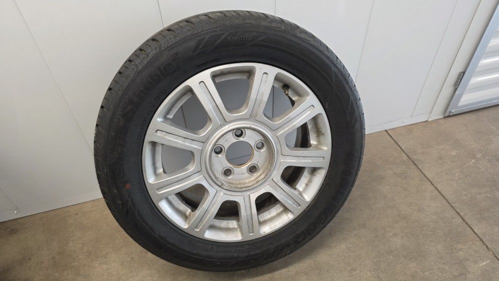 17" Cadillac DTS wheel OEM 5x115