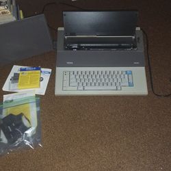 Royal Beta 220 Typewriter