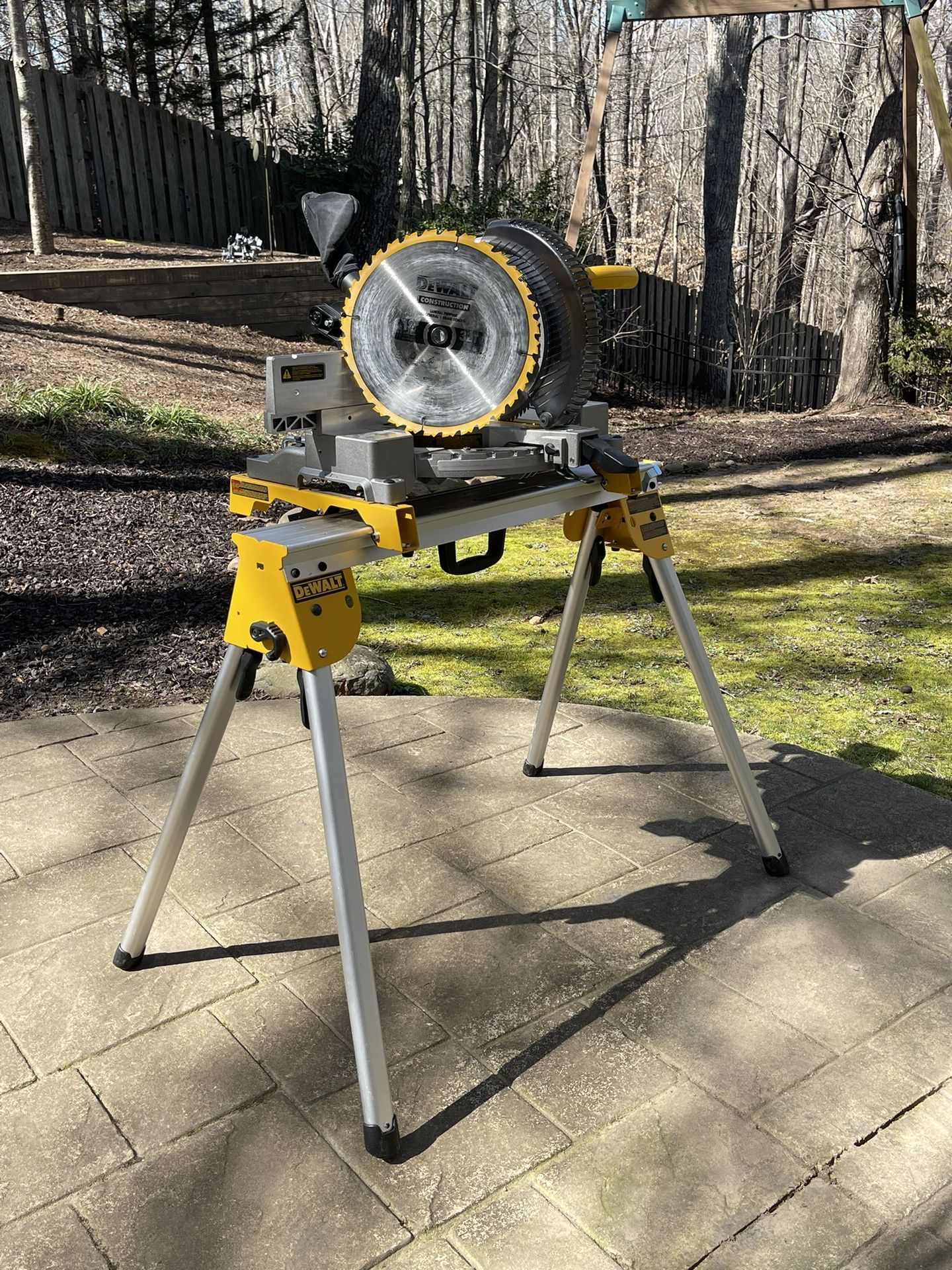 DeWalt DW715 12” Compound Miter Saw with Sawhorse Stand (foldable legs