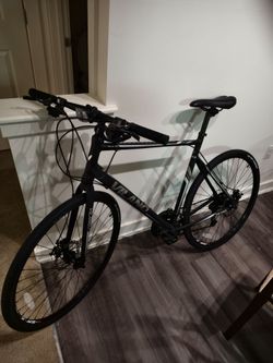Vilano Diverse 3.0 Performance Hybrid Road Bike