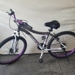 Genesis 26" Women's Mountain Bike