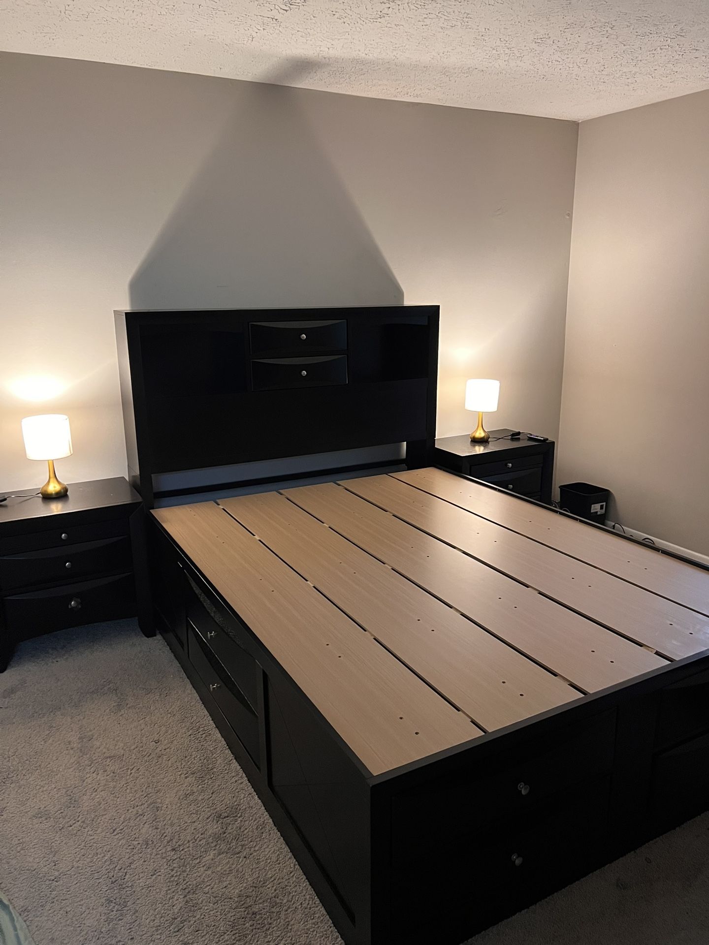5 Peice Bedroom Set In Smyrna Ga