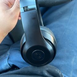 barely used studio beats!