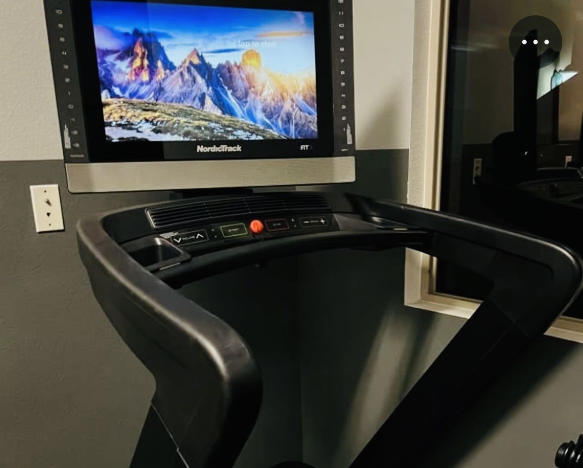 Nordictrack Commercial 2450 Treadmill - Lightly Used