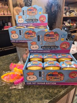 Squishy Bun Rainbow Mystery 4" glitter dumplings suprise