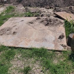 Huge  Steel Plates 1st  10ftx8ft 3ins Thick 2nd 4ftx4ft And A Soild Steel Drum