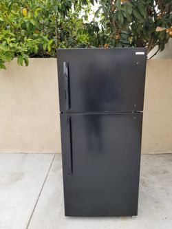 Insignia Refrigerator 18cu ft 30x30x66🚨👍3 MONTHS WARRANTY