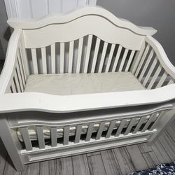 Baby 3-in-1 Convertible Crib 