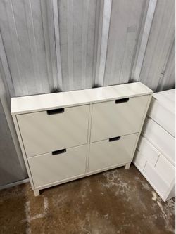 Shoe cabinet