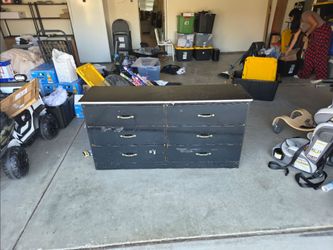 FREE 6-Drawer Dresser – Curb Pickup