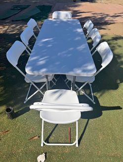 Sillas y mesas para parties/ chairs and tales for parties
