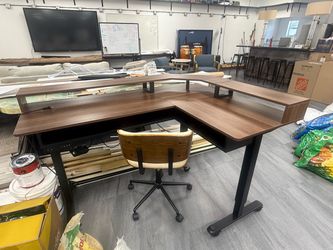 Office desk and chair