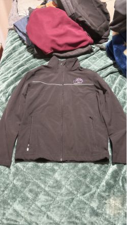 Frog skateboards wind breaker