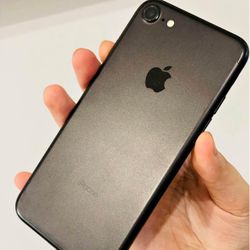 Apple iPhone 7  Unlocked 