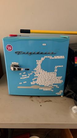 Retro Frigidaire dorm fridge