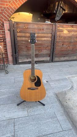 Mitchell Guitar