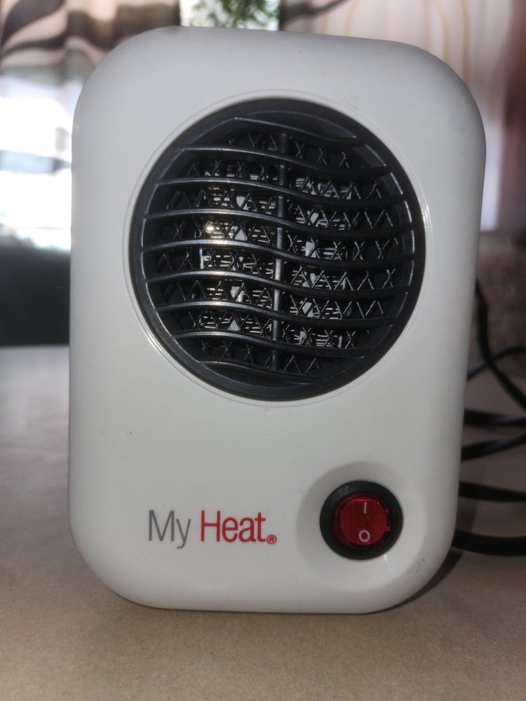 Lasko MyHeat Personal Mini Space Heater