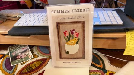 Free wool appliqué kit and pattern. DO NOT ASK IF AVAILABLE