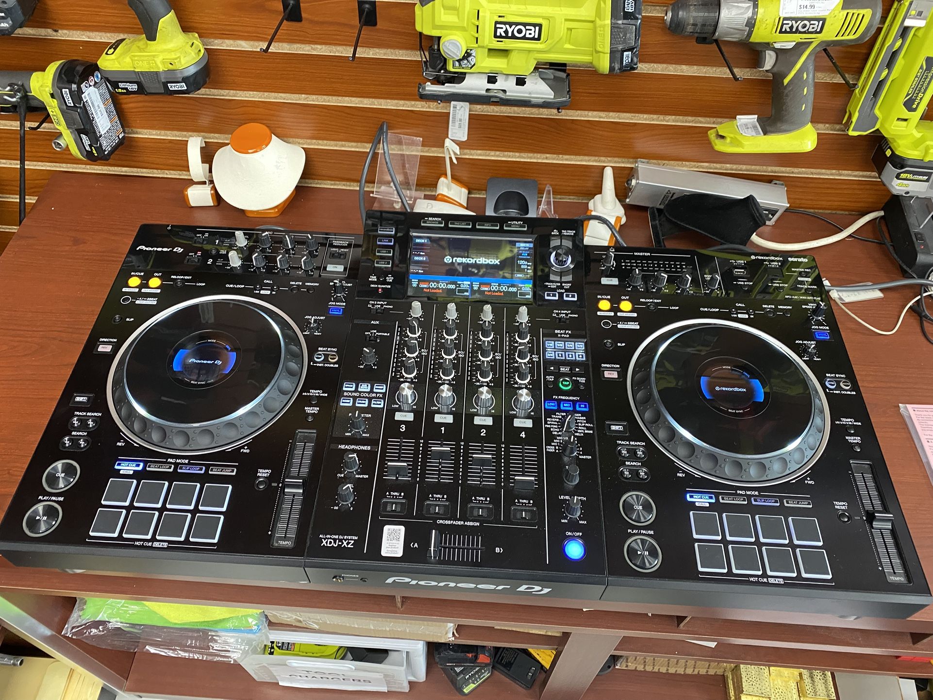 Pioneer - XDJ-XZ DJ table