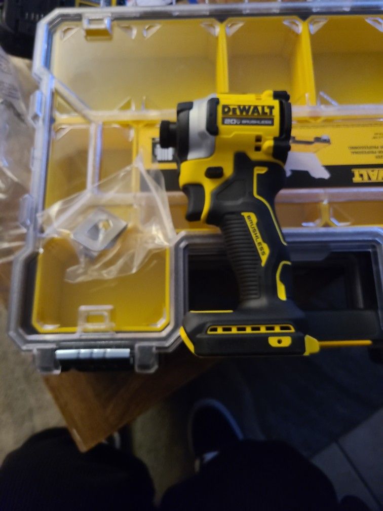 Dewalt Impact Drill DCF850
