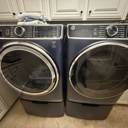GE Sapphire Blue Washer & GAS Dryer + Pedestals – Excellen