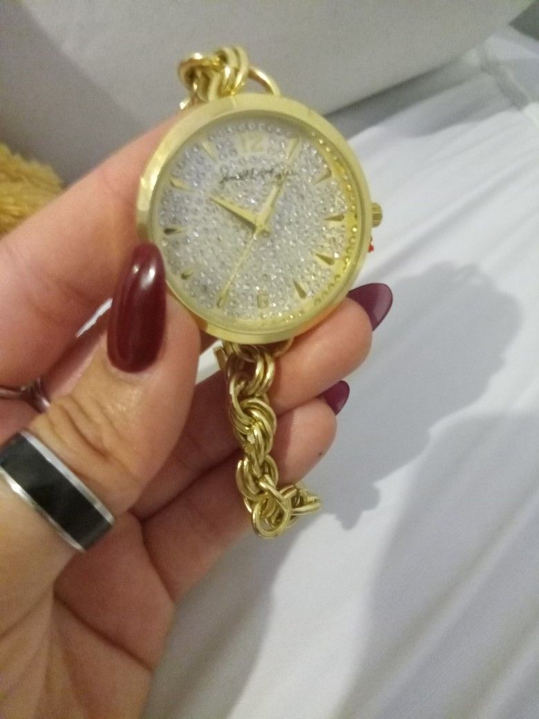 Beautiful Kendall-Kylie Watch New! 