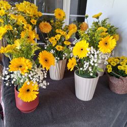 Estoy Vendiendo Flores Amarillas A 15 El Areglo